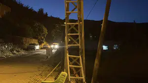 Osmaniye'de elektrik direğinde kamera montajı yapan işçi akıma kapıldı