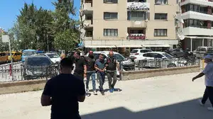 Kuşadası'nda bıçaklı kavga: Bir kişi hayatını kaybetti