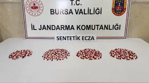 Bursa'da uyuşturucu operasyonunda bin 98 sentetik ecza hapı ele geçirildi