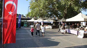 Bursa'da kadın girişimciliği destekleyen 'Meydan Kadınların' pazarına yoğun ilgi