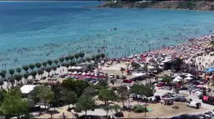 İstanbul'da sıcak havalar nedeniyle silivri kumluk plajı dolup taştı
