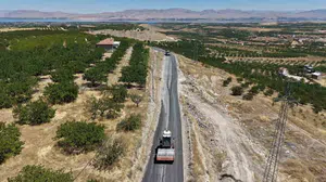 Battalgazi'de ulaşım konforunu artıran asfalt yenileme çalışmaları devam ediyor