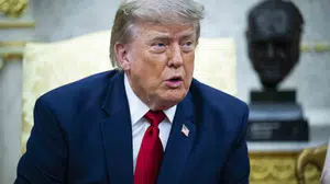 Trump, Hürmüz Boğazı'nda geçiş ücretlerinden vazgeçti