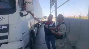 Kilis jandarması 24 saat denetim yaparak suçla mücadele ediyor