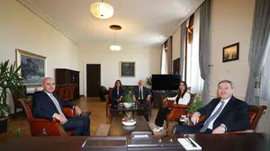 TBMM başkanı kurtulmuş, DEM parti grubunu ziyaret etti