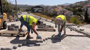 Kadınlar denizi mahallesinde yol yenileme çalışmaları başladı
