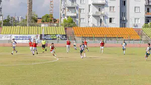 Mersin'de 30 Ağustos zafer kupası futbol turnuvası start aldı