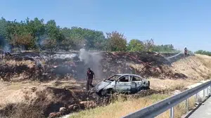 Malatya'da bariyerlere çarpan otomobilde yangın: ağır yaralı sürücü yaşam savaşını kaybetti