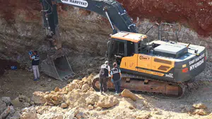 Denizli'de inşaat kazısında göçük sonucu kepçe operatörü hayatını kaybetti