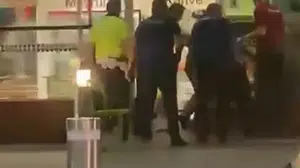 İzmir havalimanında bıçaklı saldırgan tutuklandı
