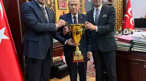 Türk boks federasyonu, MHP lideri devlet bahçeli'yi ziyaret etti