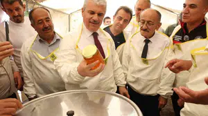 Konya'da geleneksel bal hasadı programı düzenlendi