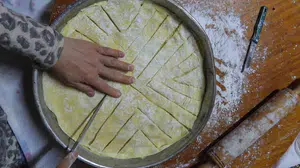 Saklı lezzet: Emekli girişimci, mısır unu baklavasını yeniden hayat buldurdu