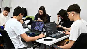 Muratpaşa Belediyesi’nden girişimcilere yapay zeka ile marka oluşturma eğitimi