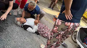 İzmir'de motosiklet kazasında bir kadın yaralandı