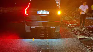 Yozgat'ta otomobil tıra çarptı, 3 kişi yaralandı