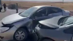 Diyarbakır'da iki otomobilin çarpışması sonucu 2 kişi yaralandı