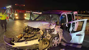 Malatya'da hafif ticari araç ile otomobil çarpıştı, 5 kişi yaralandı