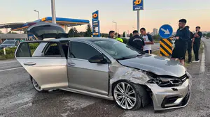 Kastamonu'da iki otomobil çarpıştı, 2 kişi yaralandı