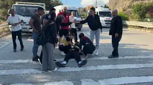 Karabük'te devrilen motosikletten yaralı kurtulan sürücü hastaneye kaldırıldı