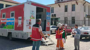 Elazığ'da mobil sosyal hizmet aracı hizmet vermeye devam ediyor