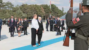 Almanya ve Danimarka liderleri NATO zirvesi için Ankara'da