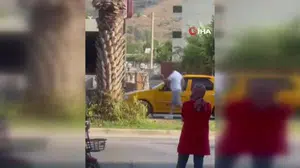 Trafik tartışmasında yaşlı adamın düştüğü kavga güvenlik kamerasında kaydedildi