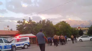 Erzincan'da kimlik kontrolü sırasında bekçiye mukavemet eden şüpheli kaçtı