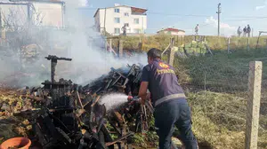 Sandıklı'da odunların tutuşması sonucu yangın çıktı