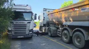 Çatalca'da motosiklet sürücüsü kamyonlar arasında kalarak ağır yaralandı