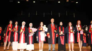 Erciyes Üniversitesi Hukuk Fakültesi'nde mezuniyet coşkusu yaşandı