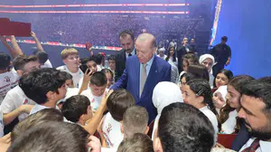 Cumhurbaşkanı Erdoğan gençlere hitap etti: Geleceği inşa eden sizlersiniz