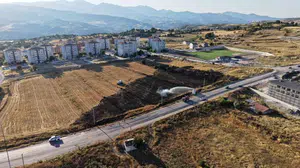 Emet'te çıkan arazi yangını itfaiye eri hastaneye kaldırdı