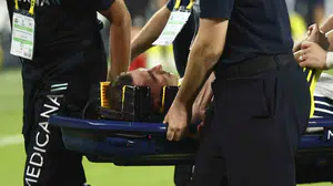 Fenerbahçeli Kerem Aktürkoğlu kafa travması nedeniyle hastaneye kaldırıldı