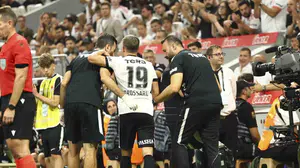 Beşiktaş'ın yeni transferi Trossard'ın sakatlığı maça damga vurdu