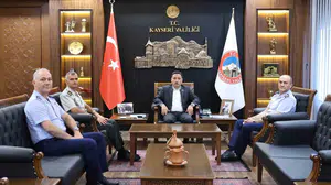 Kayseri'de görev süresi dolan komutanlar Vali Çiçek'i ziyaret etti