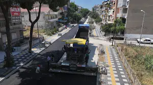 Salihli'de ulaşım konforunu artıran asfalt yenileme çalışmaları başlatıldı