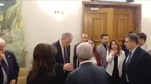 Muhalefet kulisinde Bahçeli ile şık selamlaşma