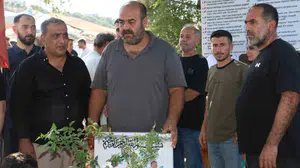 Narin Güran mezarı başında aile ve sevenleriyle anıldı