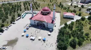 Erzurum'da gençler cami buluşmasında spor ve ibadetle buluştu