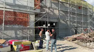 Bolu'da inşaatta iskeleden düşen işçi hastaneye kaldırıldı