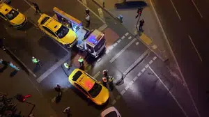 Beyoğlu'nda 8 araç birbirine girdi: Yaralı sayısı 5