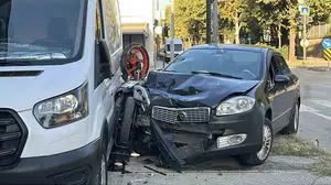 Bursa'da motosiklet kazasında genç sürücü ağır yaralandı