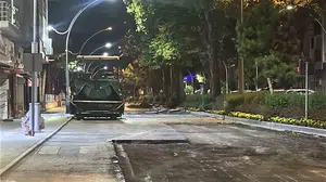 Burdur'da gece yapılan yol çalışması, vatandaş talepleriyle durduruldu
