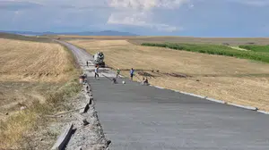 Büyük Pirveli köyünde ulaşım konforu artıyor: Beton yol yapım çalışmaları sürüyor