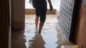 Tufanbeyli'de aşırı yağışlar sonrası sokaklar göle döndü
