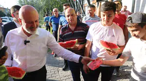 Kocasinan'da pazarlarda güvenli alışveriş için denetimler aralıksız sürüyor
