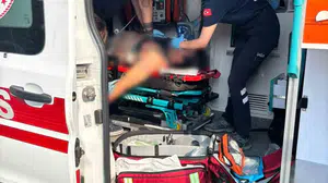 Muğla'da motosiklet kazasında ağır yaralanma: servis aracına ve tıra çarptı