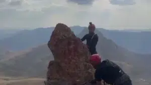 Sarp kayalıklarda mahsur kalan keçiler 4 gün sonra kurtarıldı
