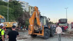 Büyükçekmece'deki toprak kaymasında arama kurtarma çalışmaları tamamlandı